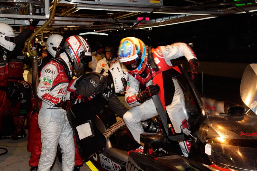  Audi R18 Le Mans 24hr 2012 года  (фото 16 из 43)